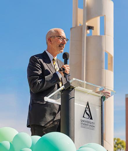 A Complete Guide to Bet on LOL Matches and Win Big Prizes